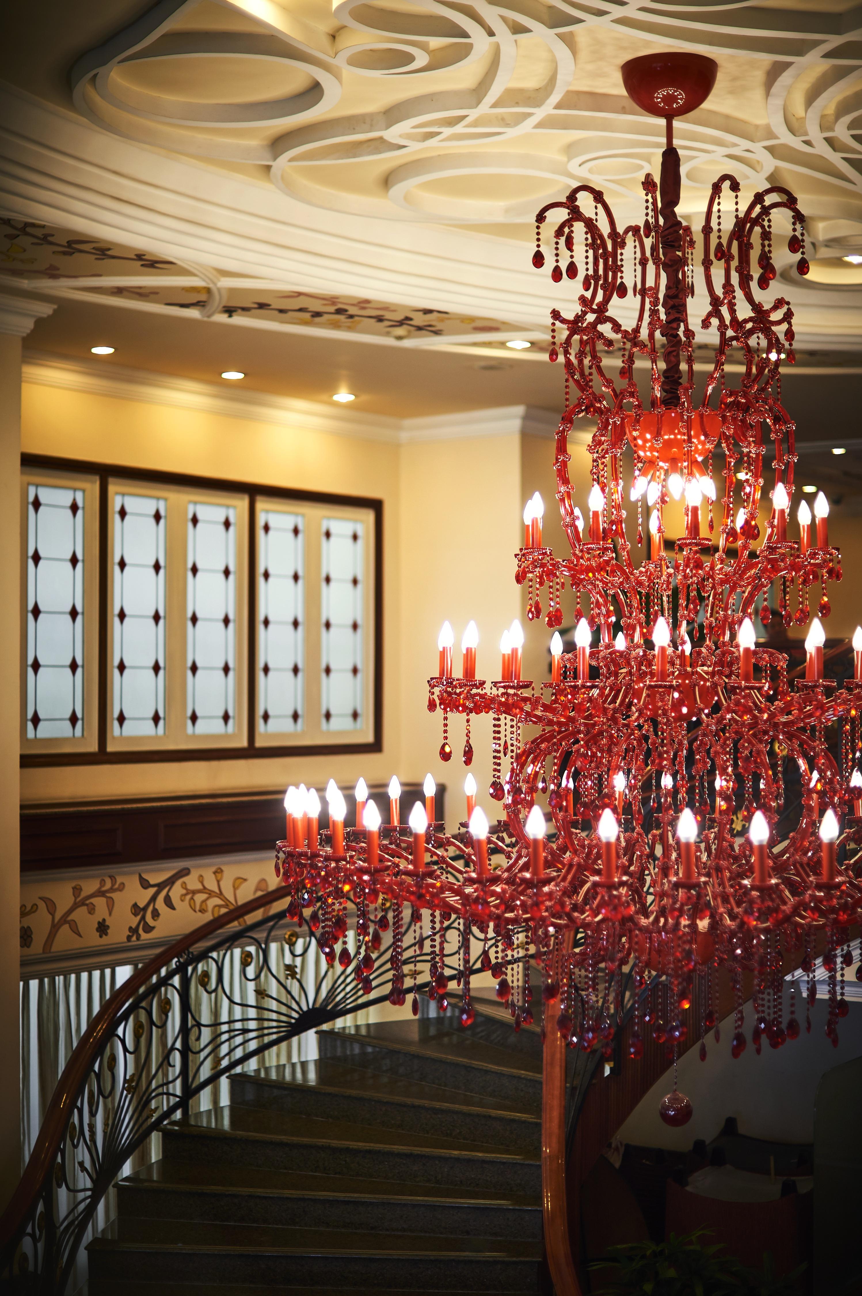 舍伍德公寓式酒店 胡志明市 外观 照片 A chandelier