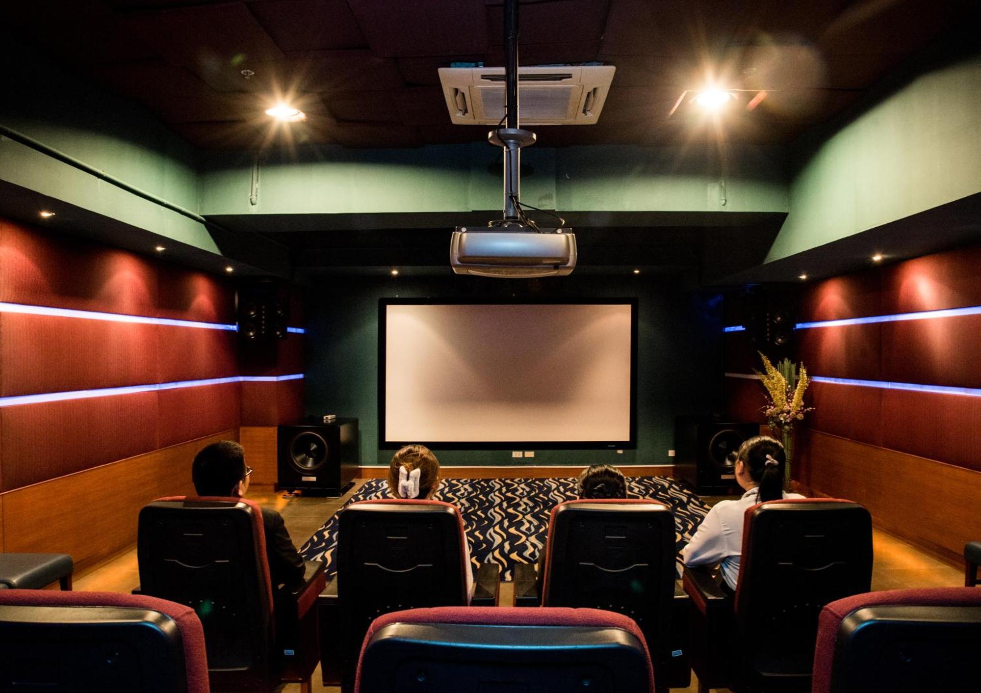 舍伍德公寓式酒店 胡志明市 外观 照片 A home theater