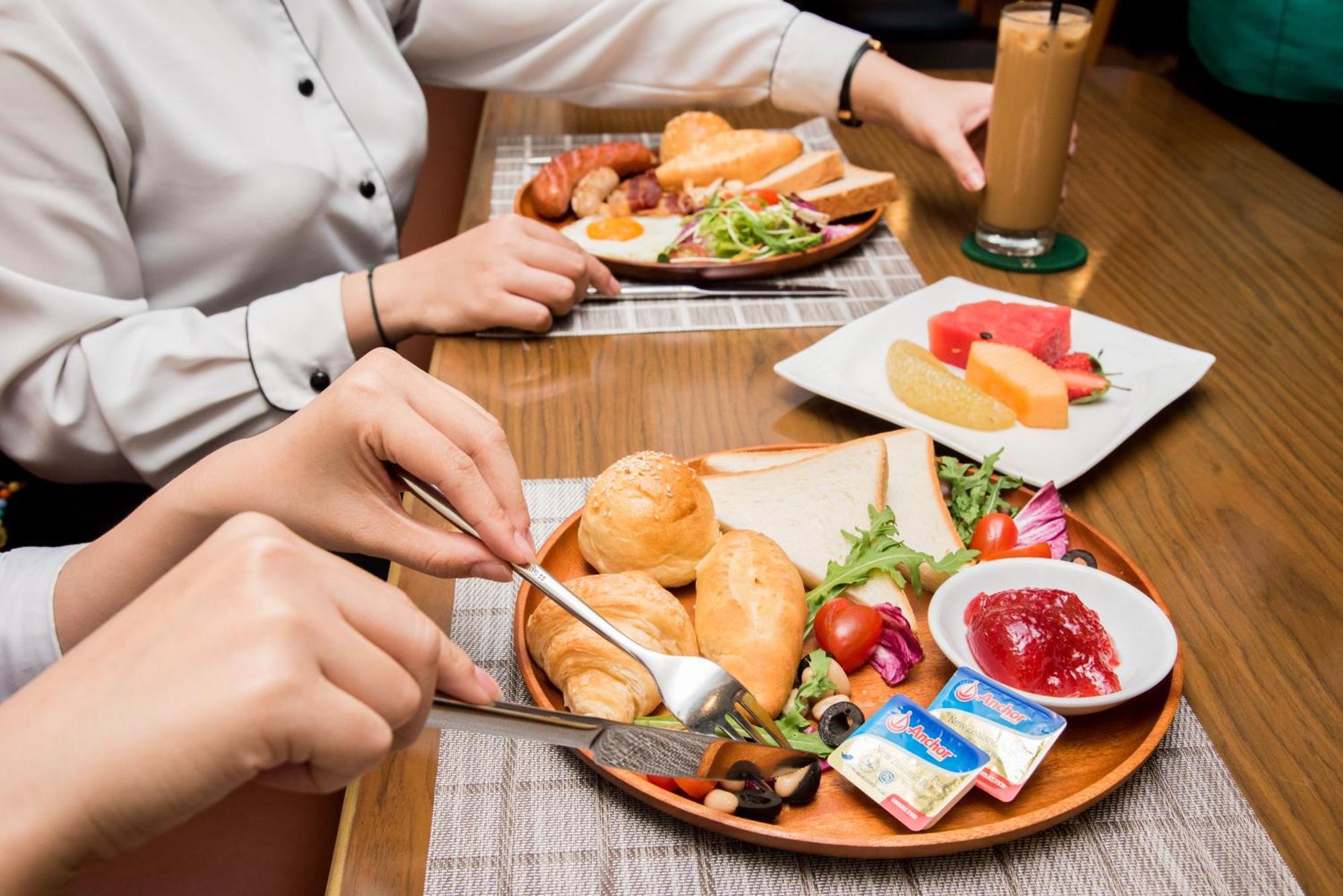 舍伍德公寓式酒店 胡志明市 外观 照片 A typical breakfast in Azerbaijan