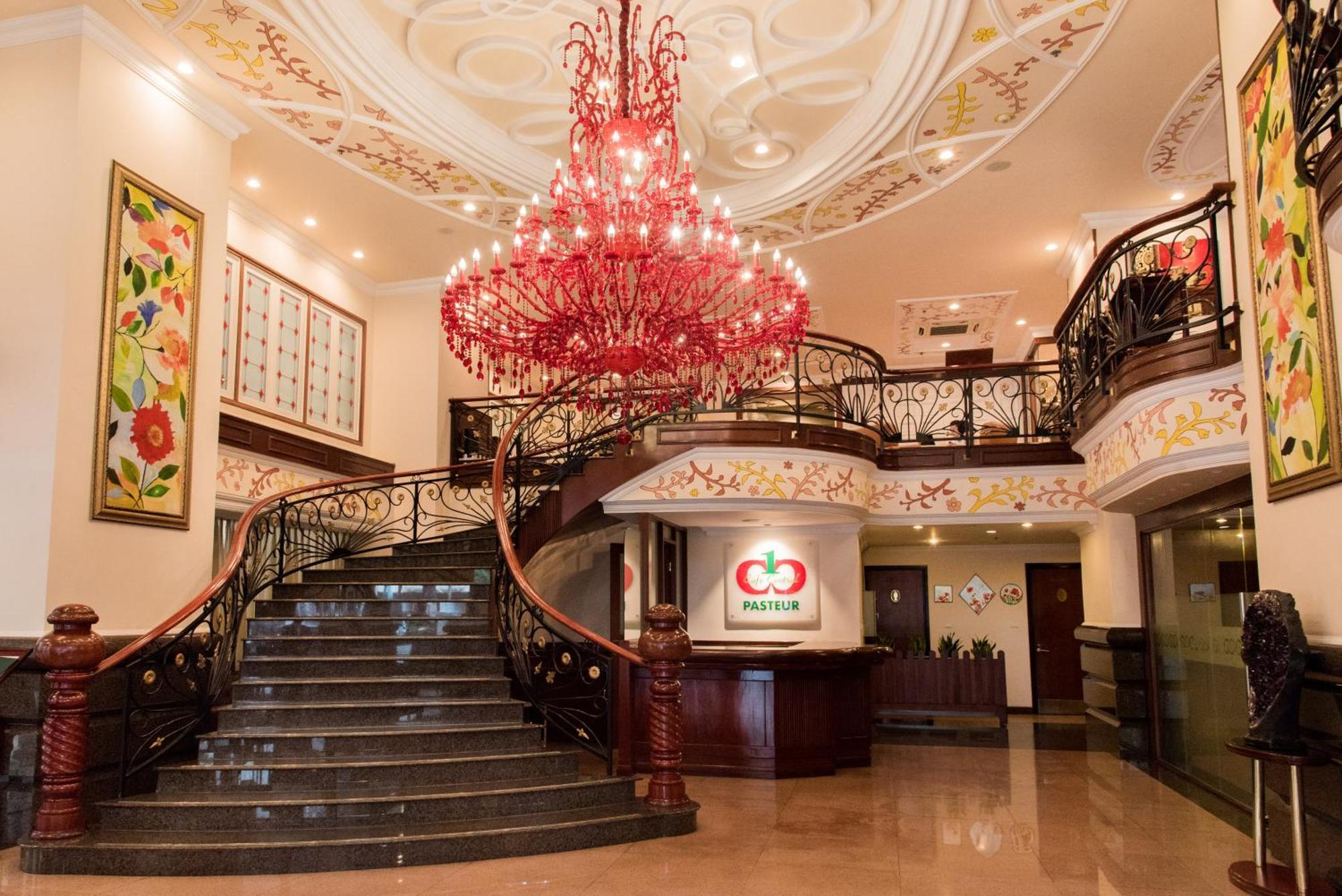 舍伍德公寓式酒店 胡志明市 外观 照片 Lobby of the hotel