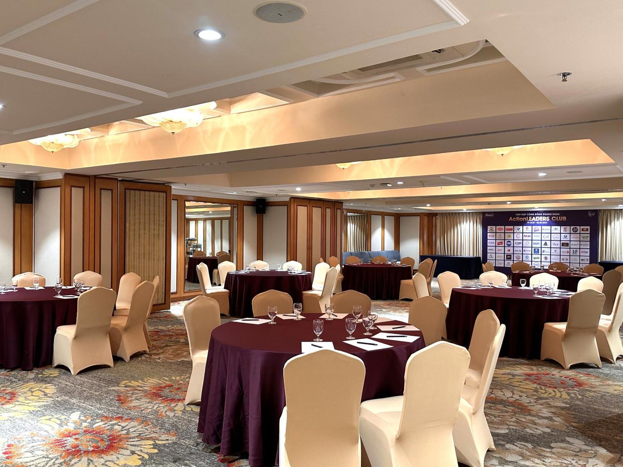 舍伍德公寓式酒店 胡志明市 外观 照片 The ballroom